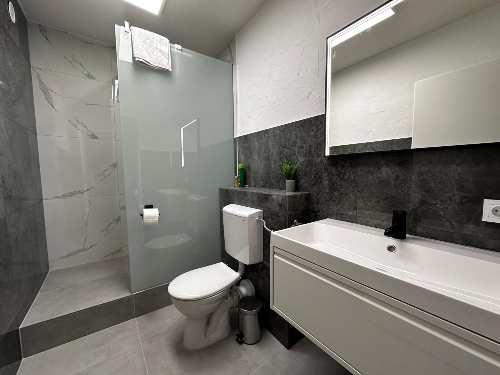 Premium Apartments Schwetzingen, Heidelberg, Speyer ภายนอก รูปภาพ